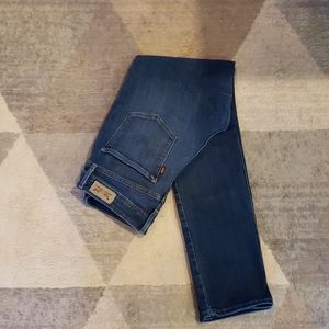 Levi's midrise skinny jean